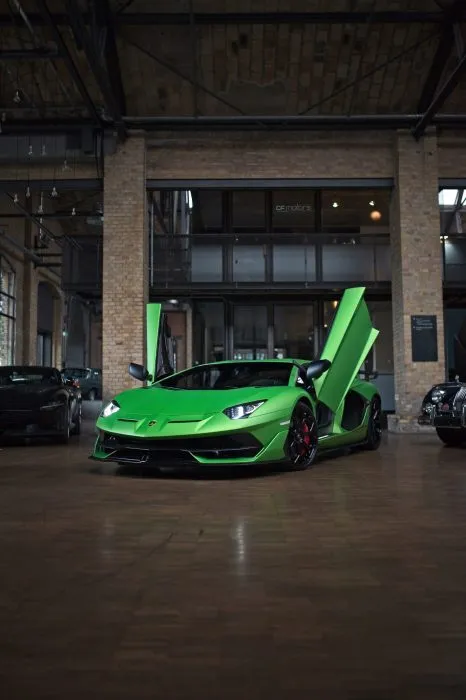 CF Motors Showroom — Classic Remise Berlin